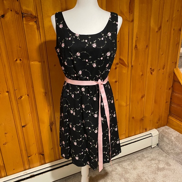 Dress Barn Dresses & Skirts - Dress Barn sweet floral print dress